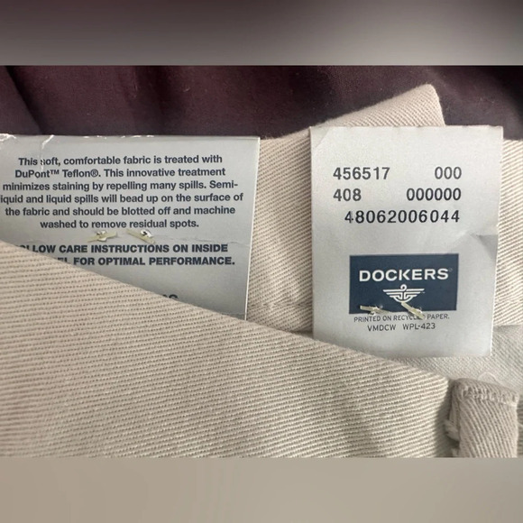 Dockers Go Khaki Stain Defender Size 10 Short - Picture 7 of 10